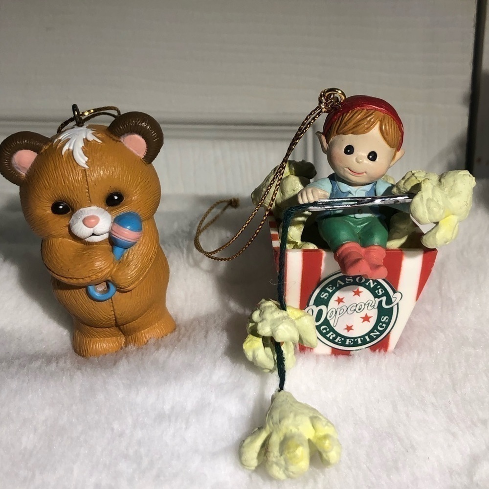 Set of 4 Plastic Christmas Ornaments - Picture 2 of 8